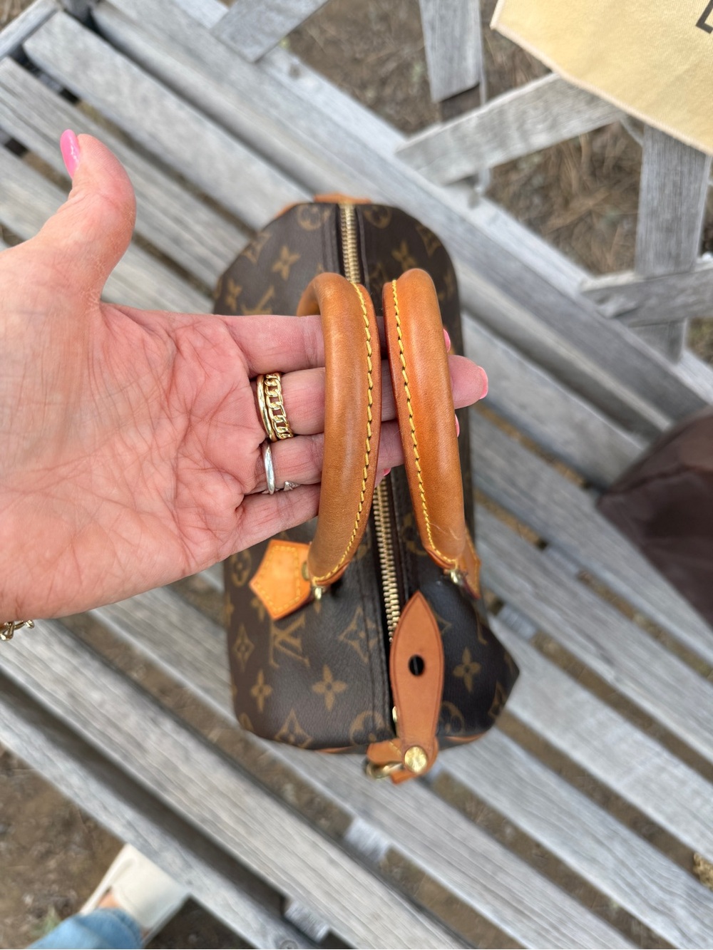 Authentic Louis Vuitton Monogram Speedy 25 - Picture 8 of 15